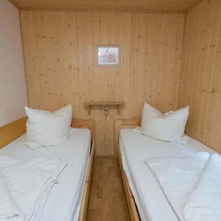 Spacious In Germany With Garden Hébergement de vacances Neustadt